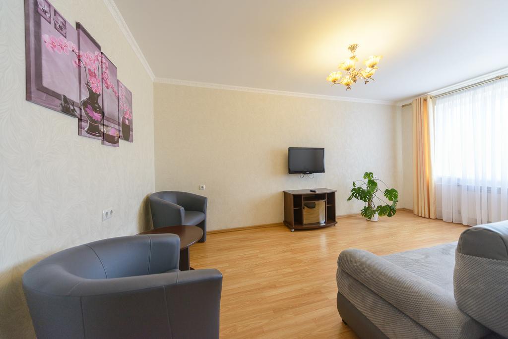 Artal Apartment On Obolonskaya Square 3 Kiev Eksteriør billede